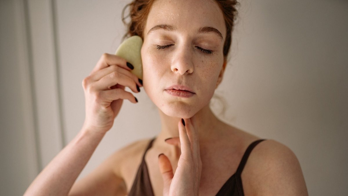 5 Key Benefits of Incorporating Gua Sha Into Your Routine - Beauty Pro Supplies Canada